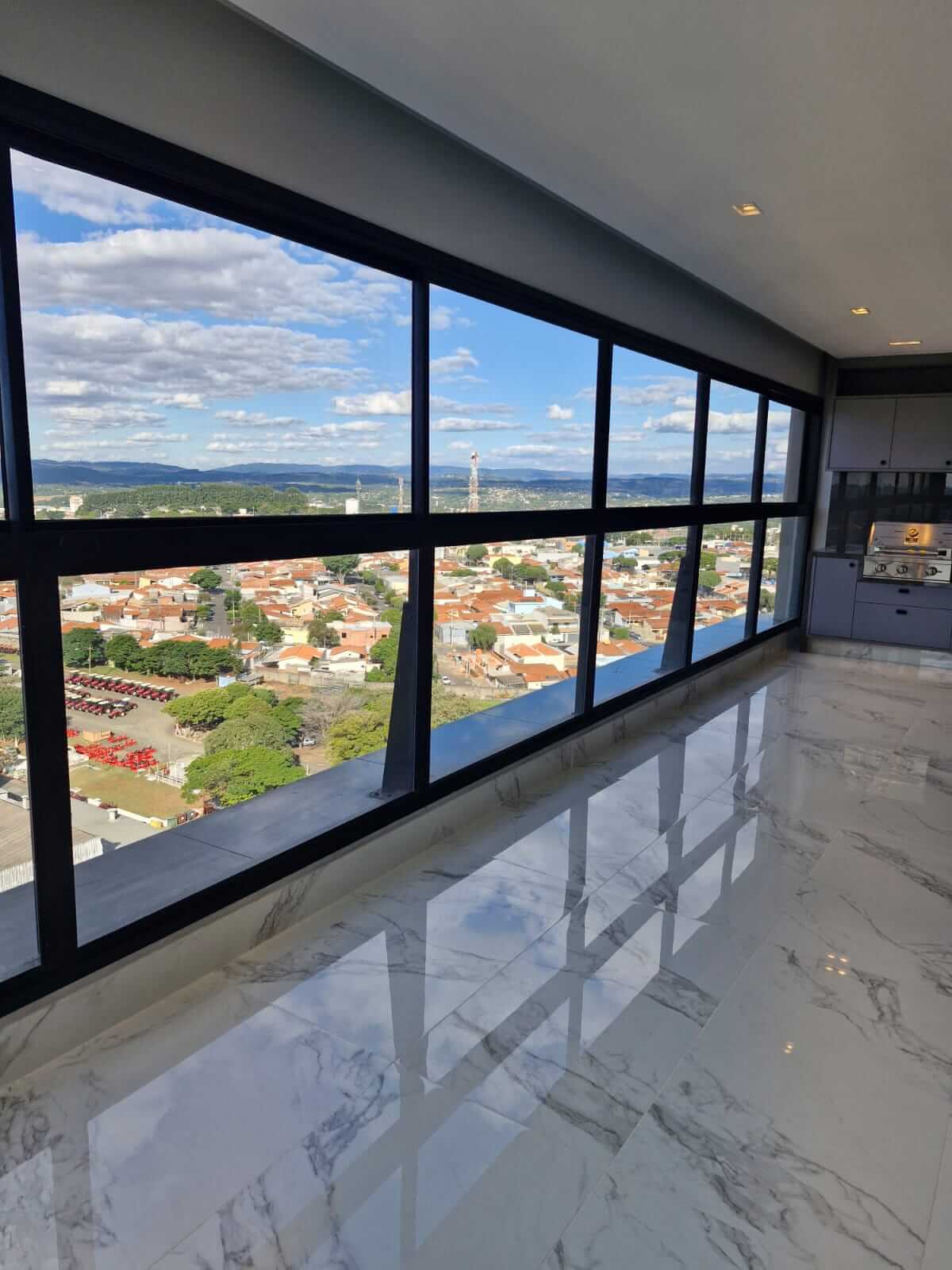 APARTAMENTO À VENDA NO CONDOMÍNIO RESERVA LUIZA TOMASELLI POR R$2.100.000,00 - INDAIATUBA - SP
