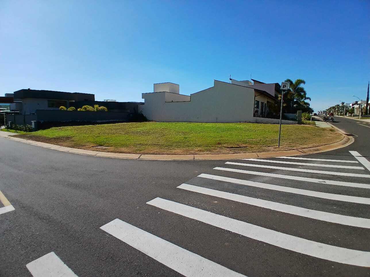 MARAVILHOSO TERRENO PLANO DE ESQUINA  NO JD LUCILLA POR R$950.000,00 - INDAIATUBA - SP